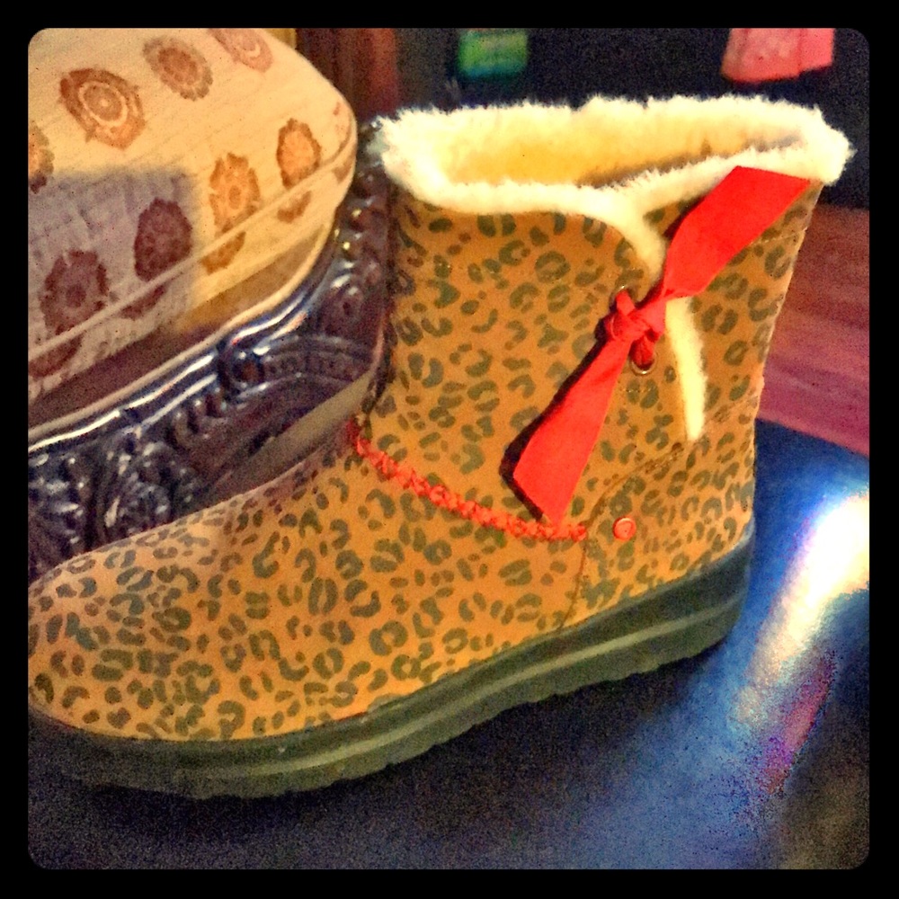I ❤️ UGG leopard print boots